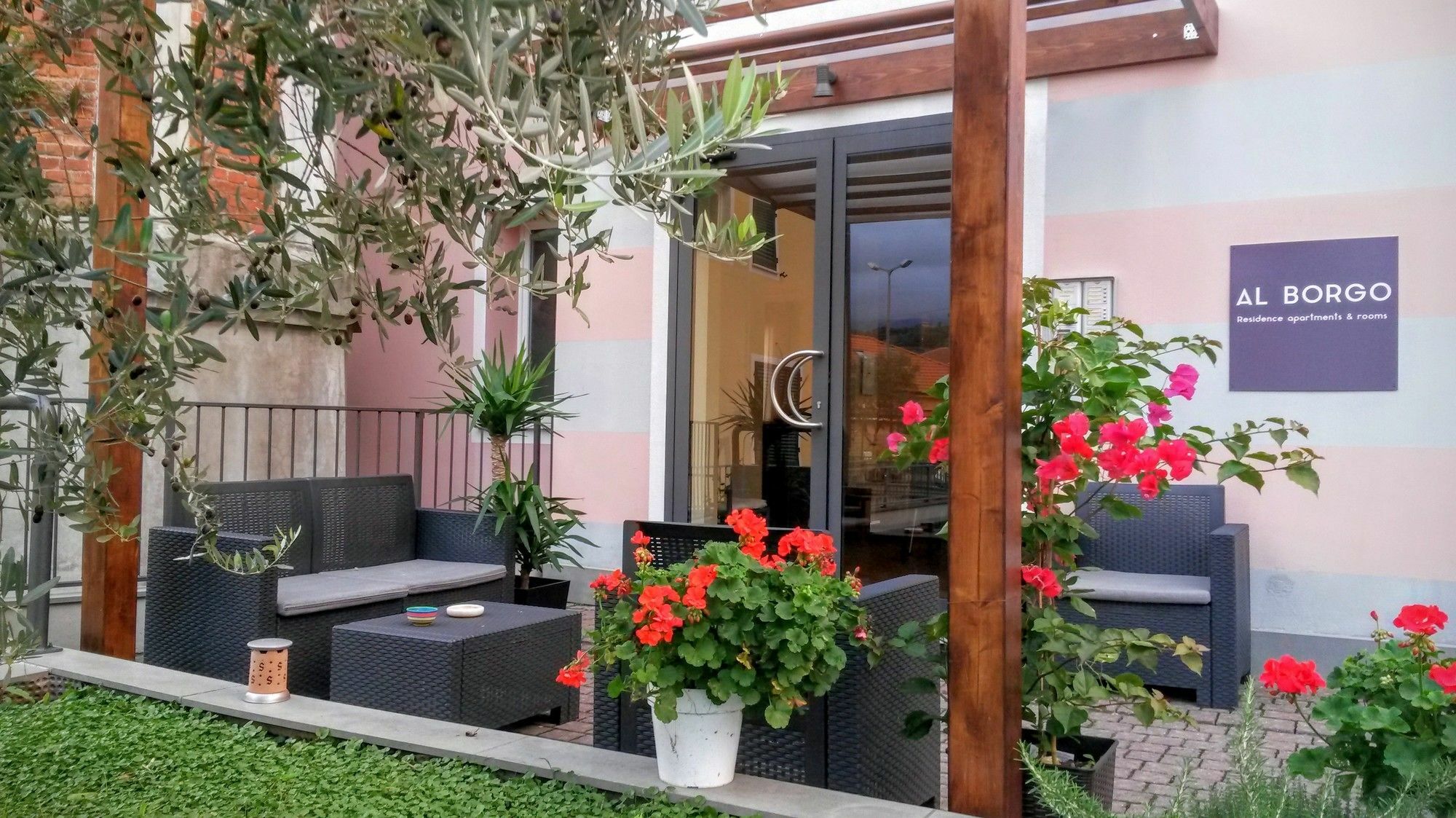 Aparthotel Al Borgo 3*